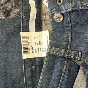 MAC Straight Fit Skinny Leg Jeans in Blue